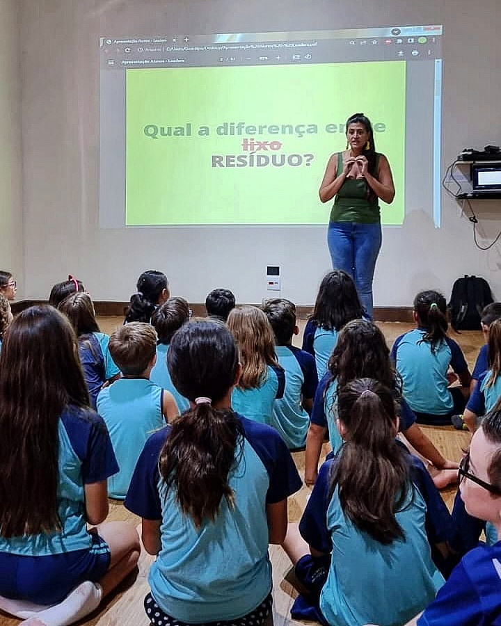 Foto 1 - Educação Ambiental para alunos para Certificação Lixo Zero na escola.